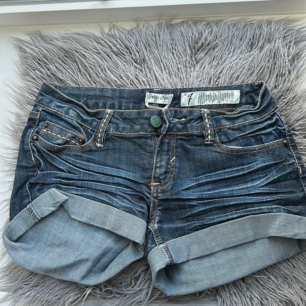 Size 7 cuffed denim shorts